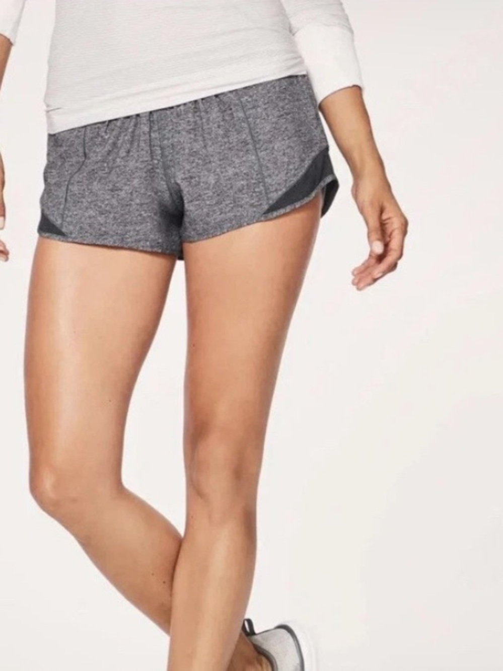 Lululemon Hotty Hot Marl Heather Grey 2.5" Running Athletic Shorts Sz
6